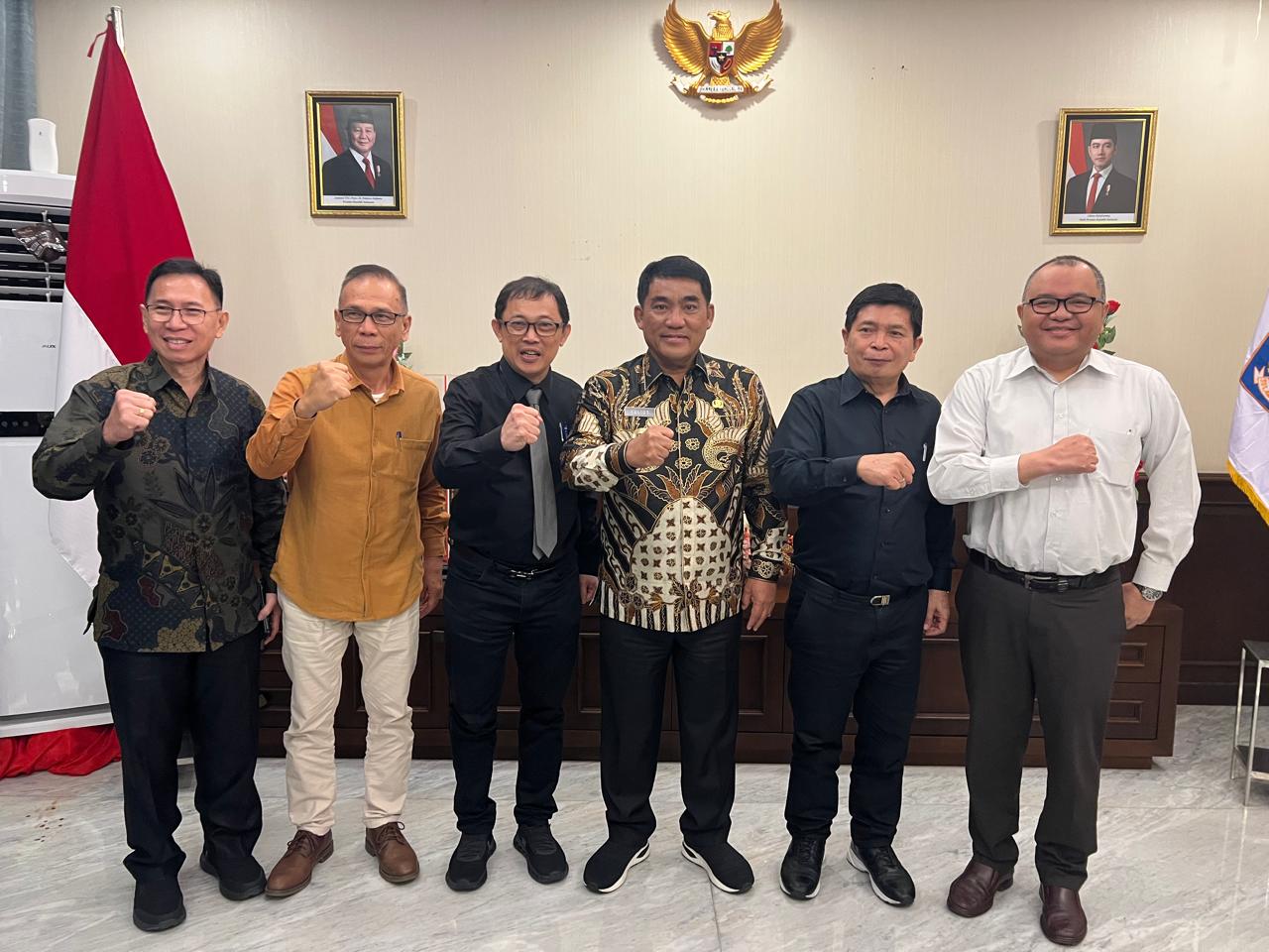 Sulawesi Utara, Unsrat, Yulius Selvanus